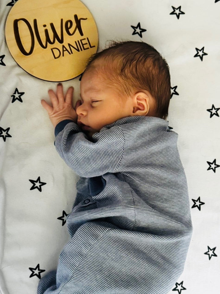Natural birchwood baby announcement disc with unique grain
