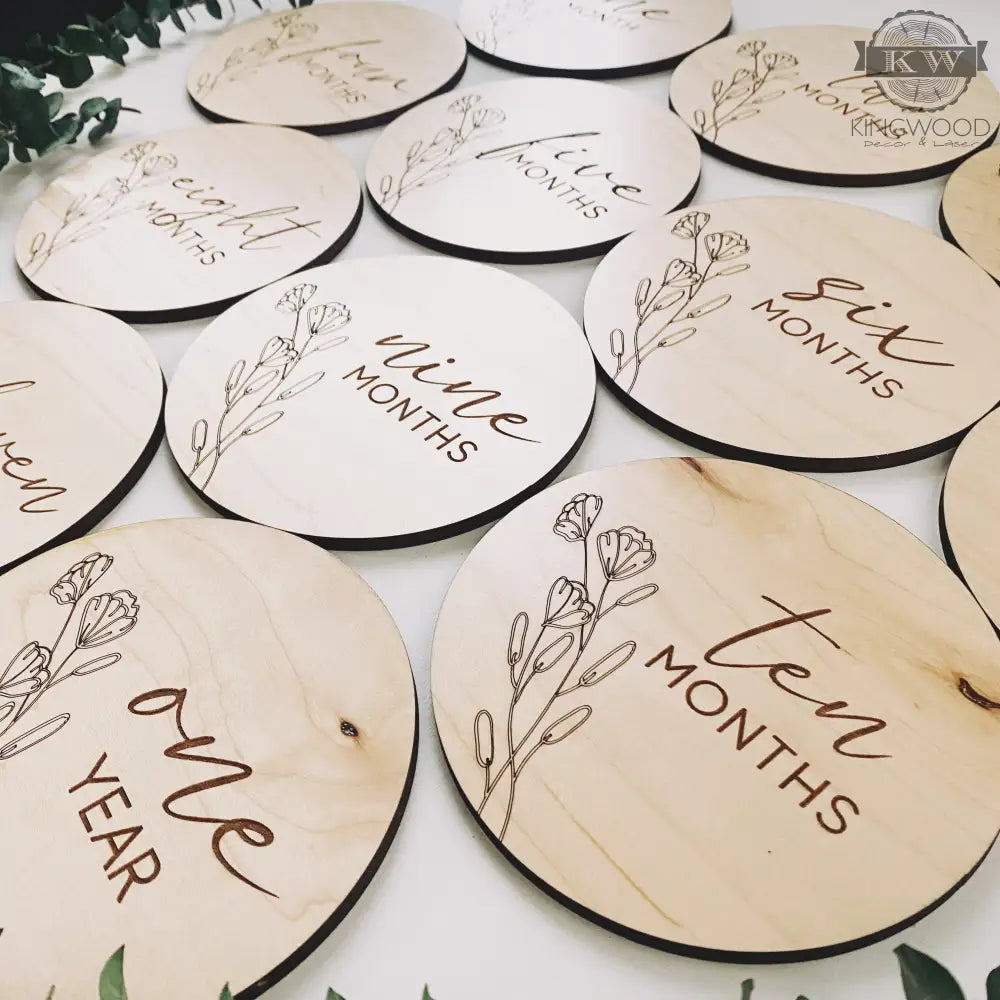 Natural wood grain baby monthly milestones photo markers set for baby’s milestones