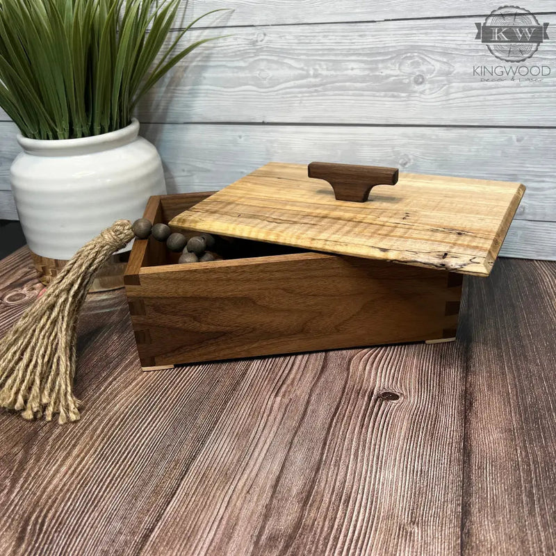 Handcrafted keepsake box with dovetails (one of a kind)