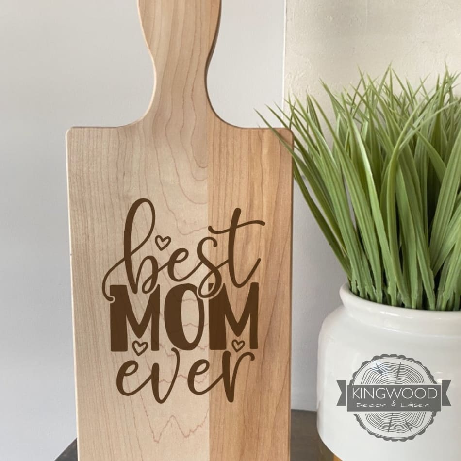 Personalized cutting board for mother and child gift with Best Mom Ever inscription