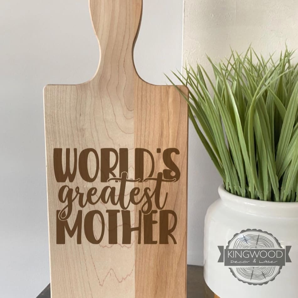 Personalized cutting board with handle, ideal for mother and child gift purposes